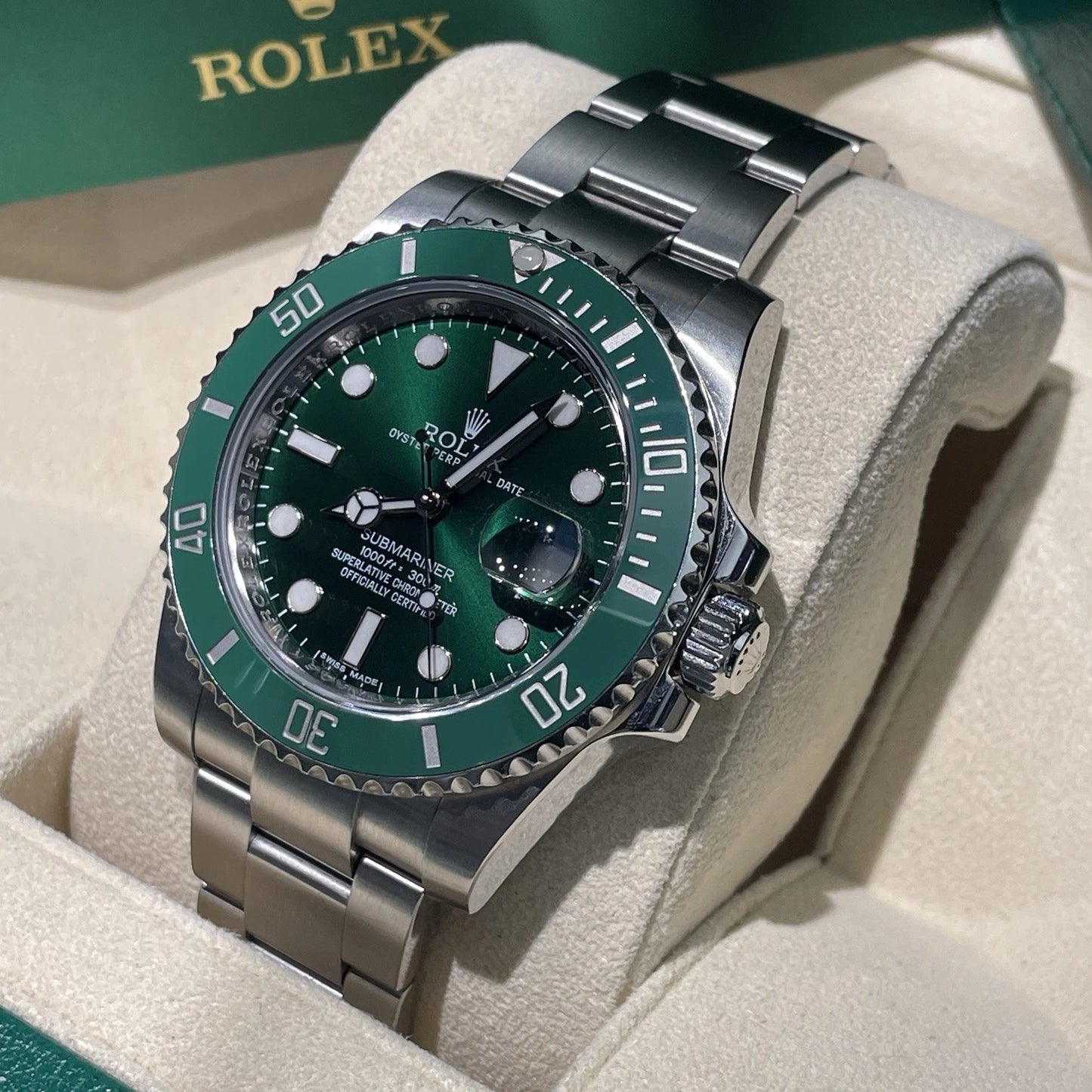 ROLEX SUBMARINER DATE 40mm HULK GREEN DIAL GREEN BEZEL OYSTER ref: 116610LV