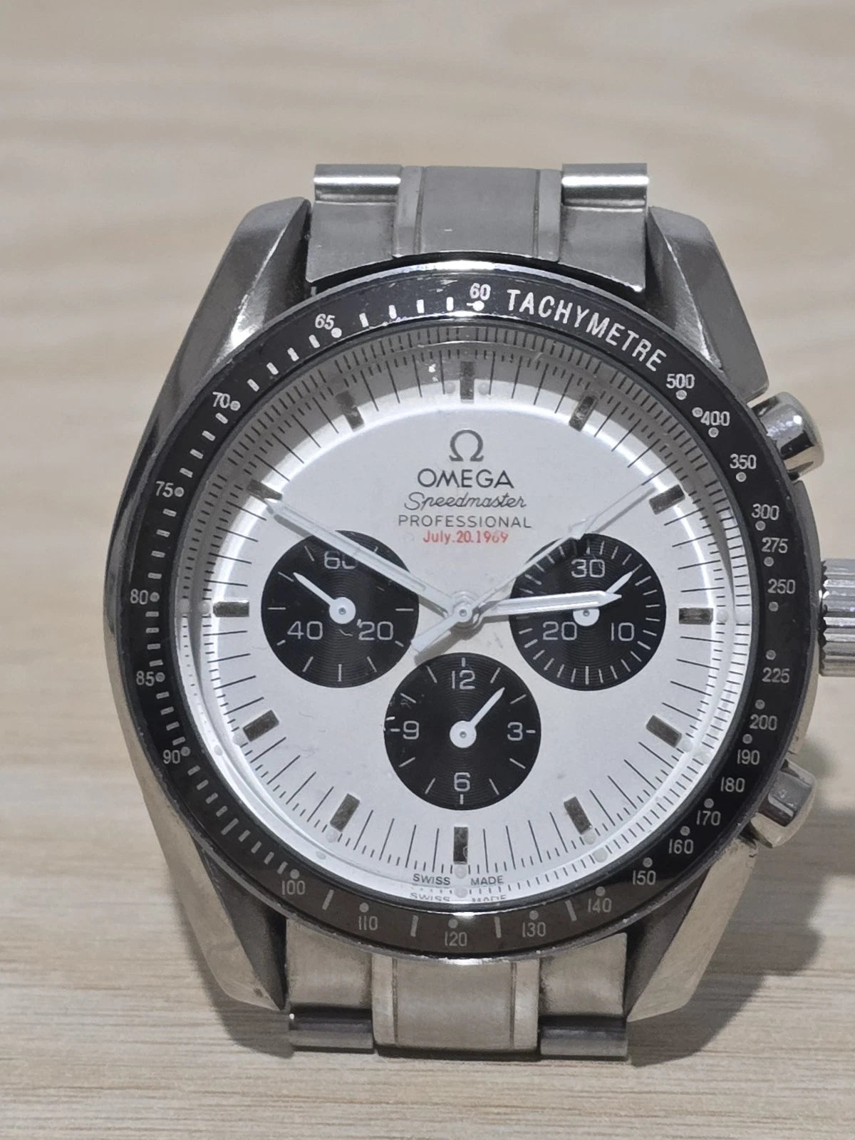 Omega Speedmaster Professional July.20.1969 Broad Arrow Swiss Made